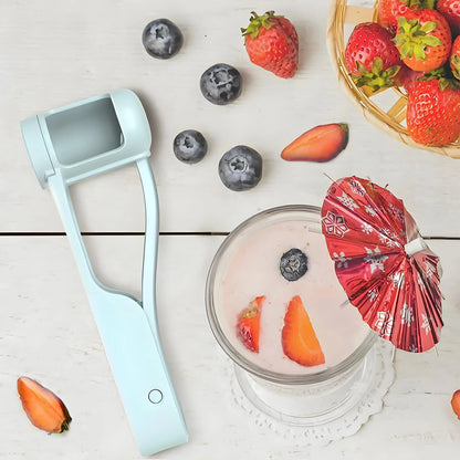 SnackSnap™ Fruit Cutter